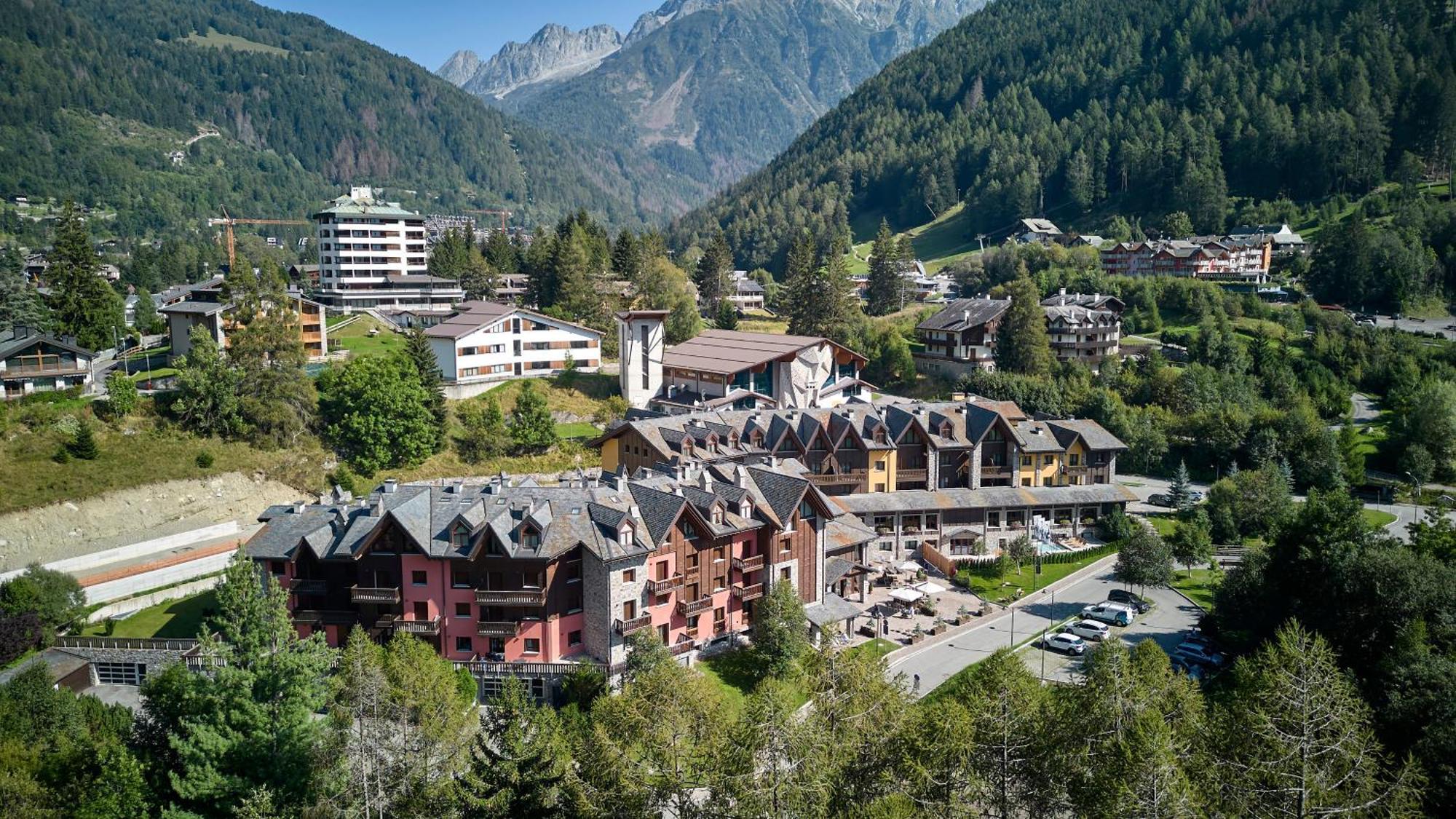 Blu Hotel Acquaseria Ponte Di Legno Exterior photo
