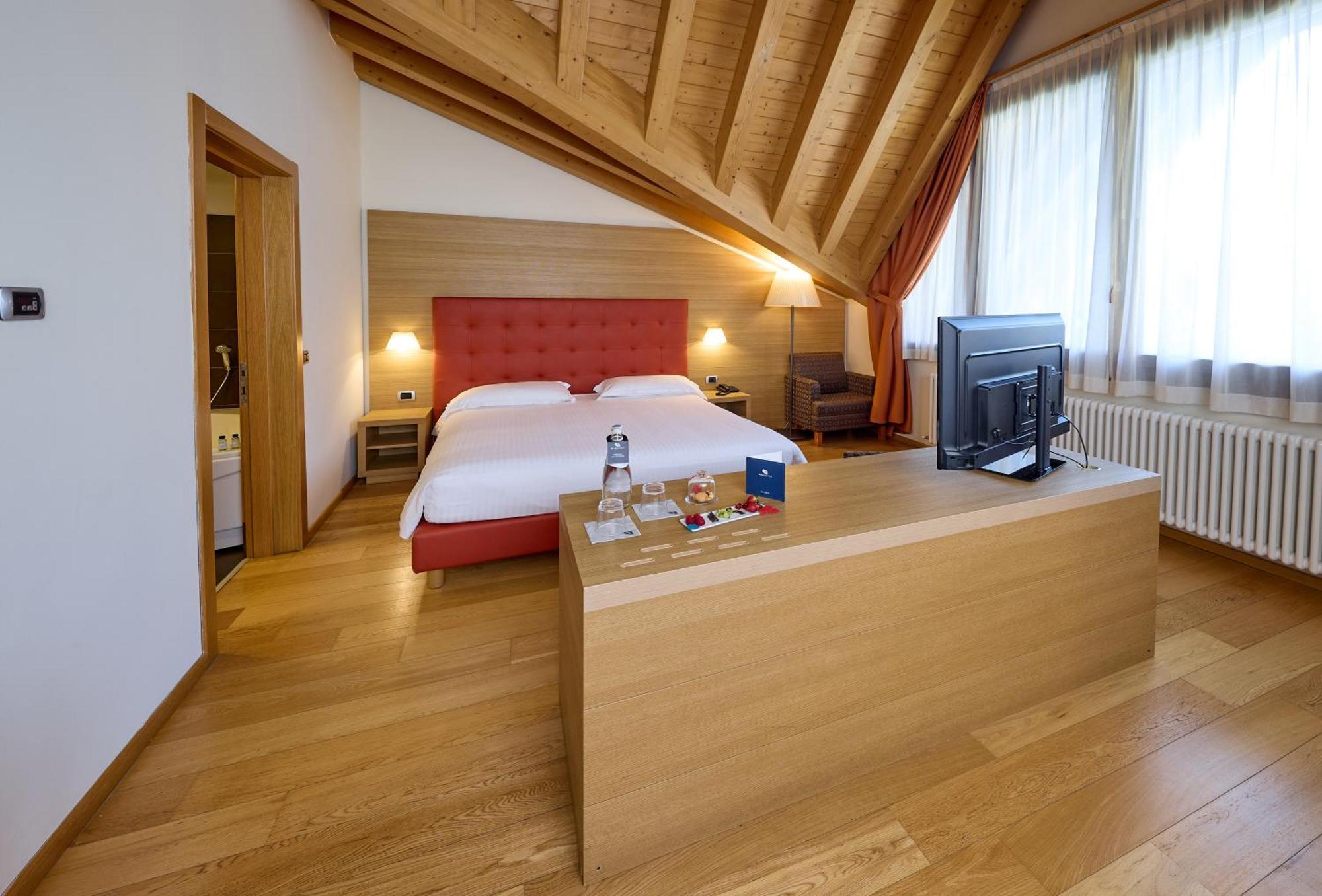 Blu Hotel Acquaseria Ponte Di Legno Room photo